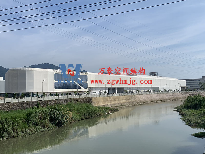 為什么體育場屋面都選用PTFE膜結構？PTFE膜結構體育場有什么特點優(yōu)勢？