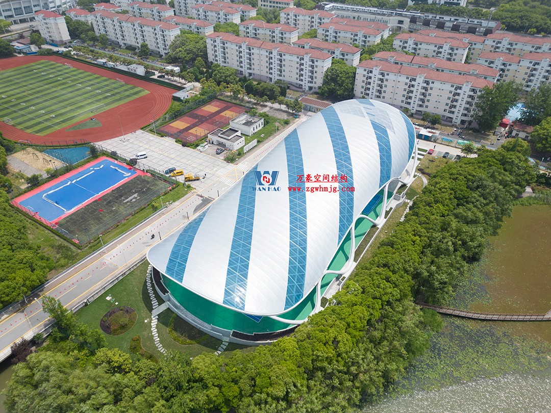 帆影碧波|風雨操場上的ETFE膜結(jié)構(gòu)穹頂 帆影碧波|風雨操場上的ETFE膜結(jié)構(gòu)穹頂