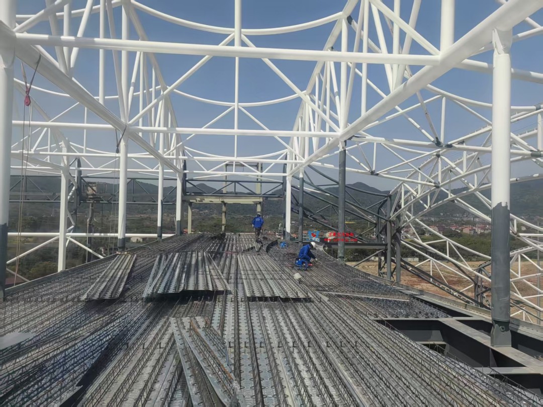 馭風逐沙,織就賽道美學——比亞迪紹興嵊州賽車場干拔沙坡觀景平臺鋼膜結構 馭風逐沙,織就賽道美學——比亞迪紹興嵊州賽車場干拔沙坡觀景平臺鋼膜結構