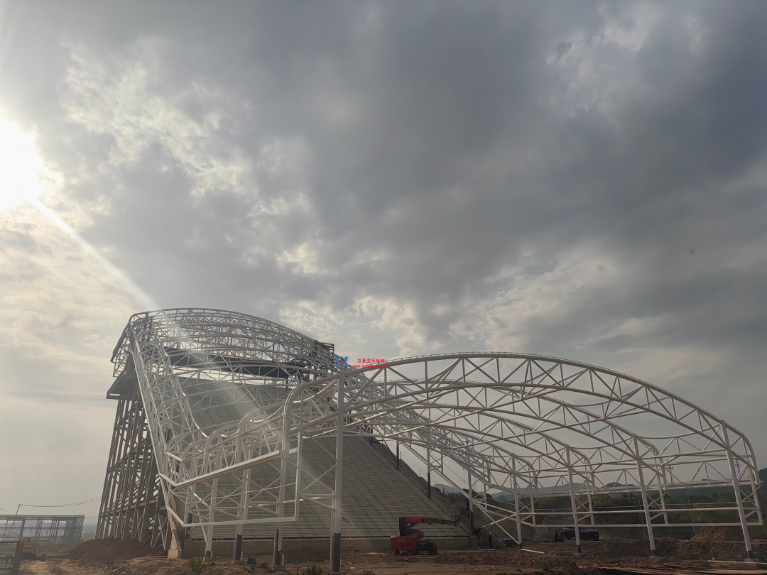馭風逐沙,織就賽道美學——比亞迪紹興嵊州賽車場干拔沙坡觀景平臺鋼膜結構 馭風逐沙,織就賽道美學——比亞迪紹興嵊州賽車場干拔沙坡觀景平臺鋼膜結構
