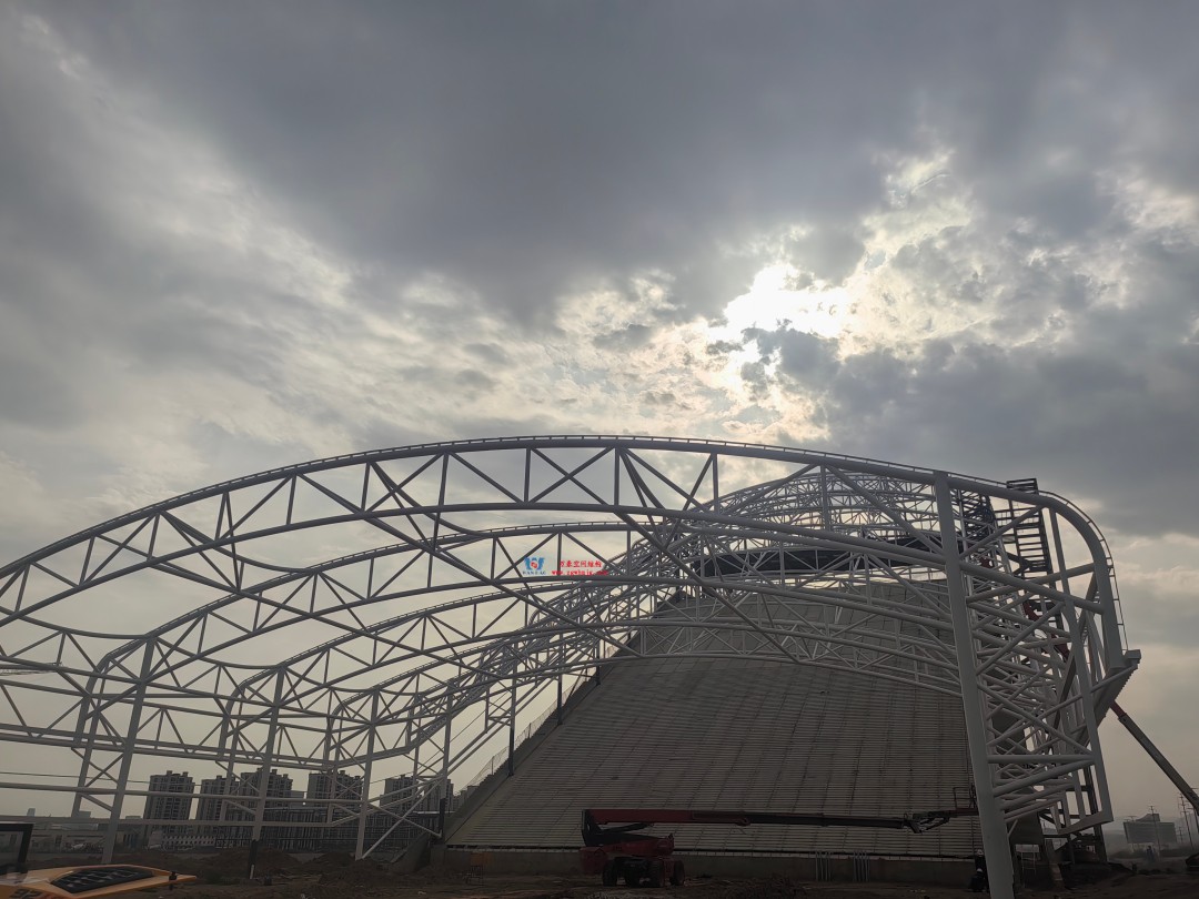 馭風逐沙,織就賽道美學——比亞迪紹興嵊州賽車場干拔沙坡觀景平臺鋼膜結構 馭風逐沙,織就賽道美學——比亞迪紹興嵊州賽車場干拔沙坡觀景平臺鋼膜結構