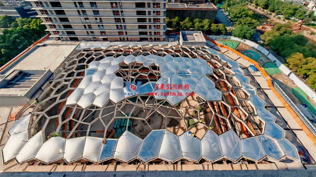 浙江萬豪空間結(jié)構(gòu)集團有限公司安吉云安里項目膜結(jié)構(gòu)工程進(jìn)展報告 浙江萬豪空間結(jié)構(gòu)集團有限公司安吉云安里項目膜結(jié)構(gòu)工程進(jìn)展報告
