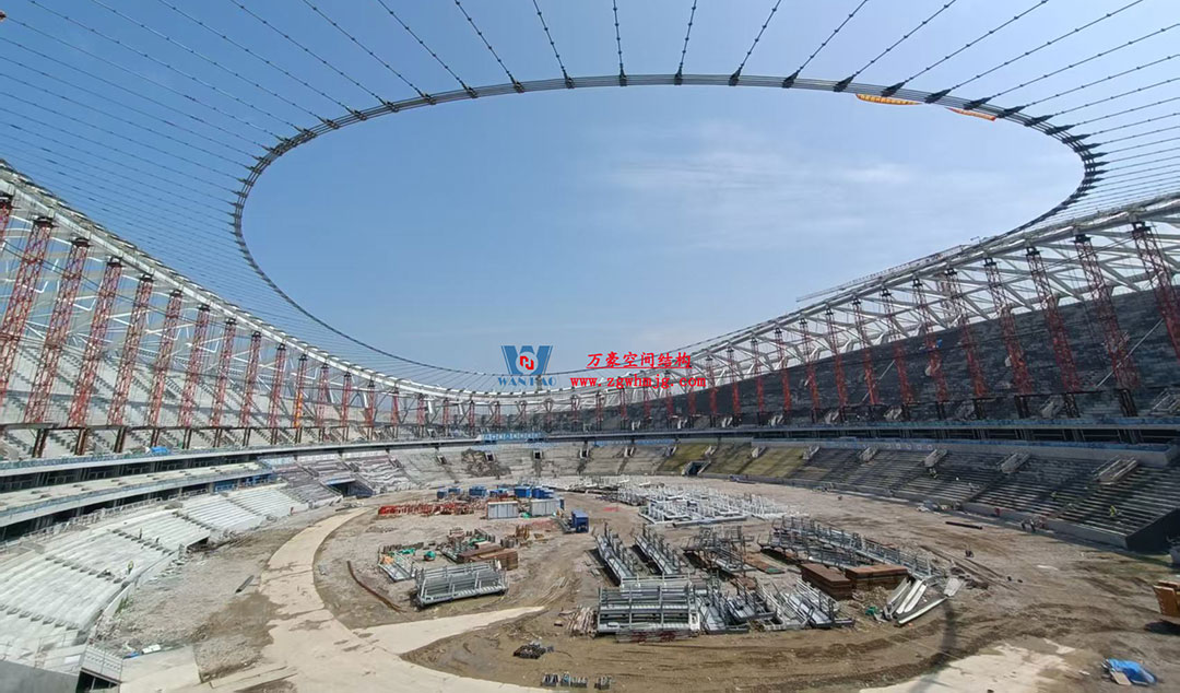 無錫奧體中心體育場ETFE膜首吊成功，太湖畔將閃耀“生態之光”