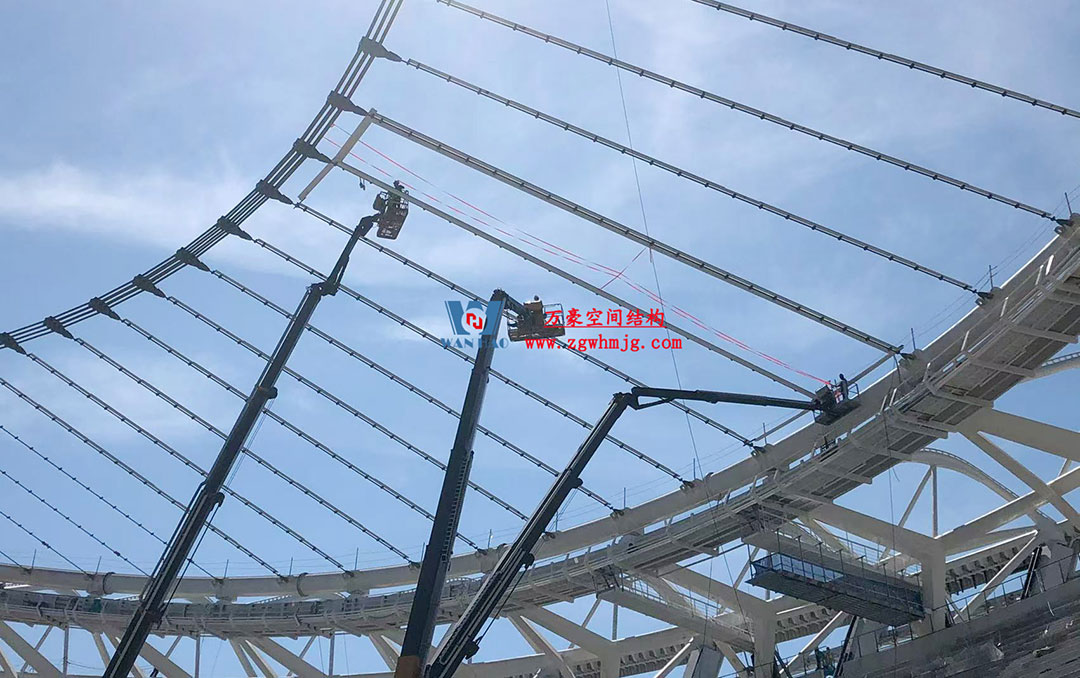 無錫奧體中心體育場ETFE膜首吊成功，太湖畔將閃耀“生態之光”