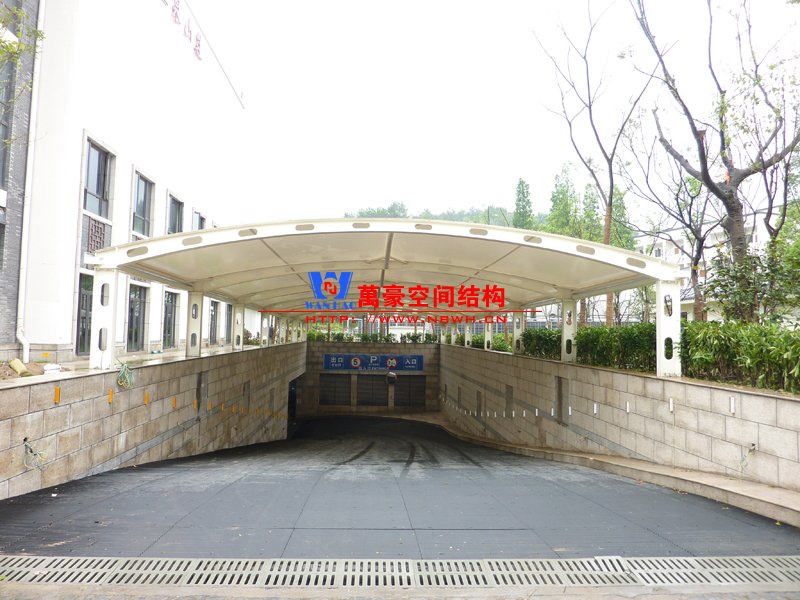 陽(yáng)明溫泉山莊車(chē)庫(kù)出入口膜結(jié)構(gòu)